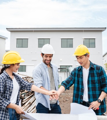 WEBa-supervisor-giving-a-handshake-on-the-constructio-2025-03-16-05-43-50-utc