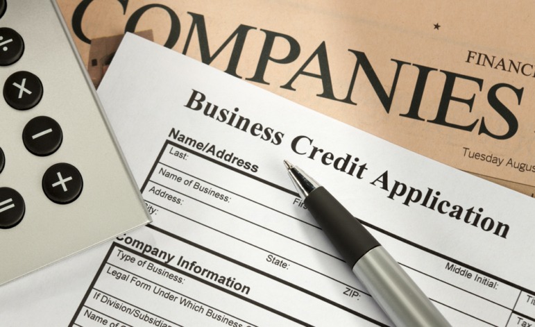 Invoice Factoring vs. Business Lines of Credit: The Cash Flow Solution Every Business Owner Should Know